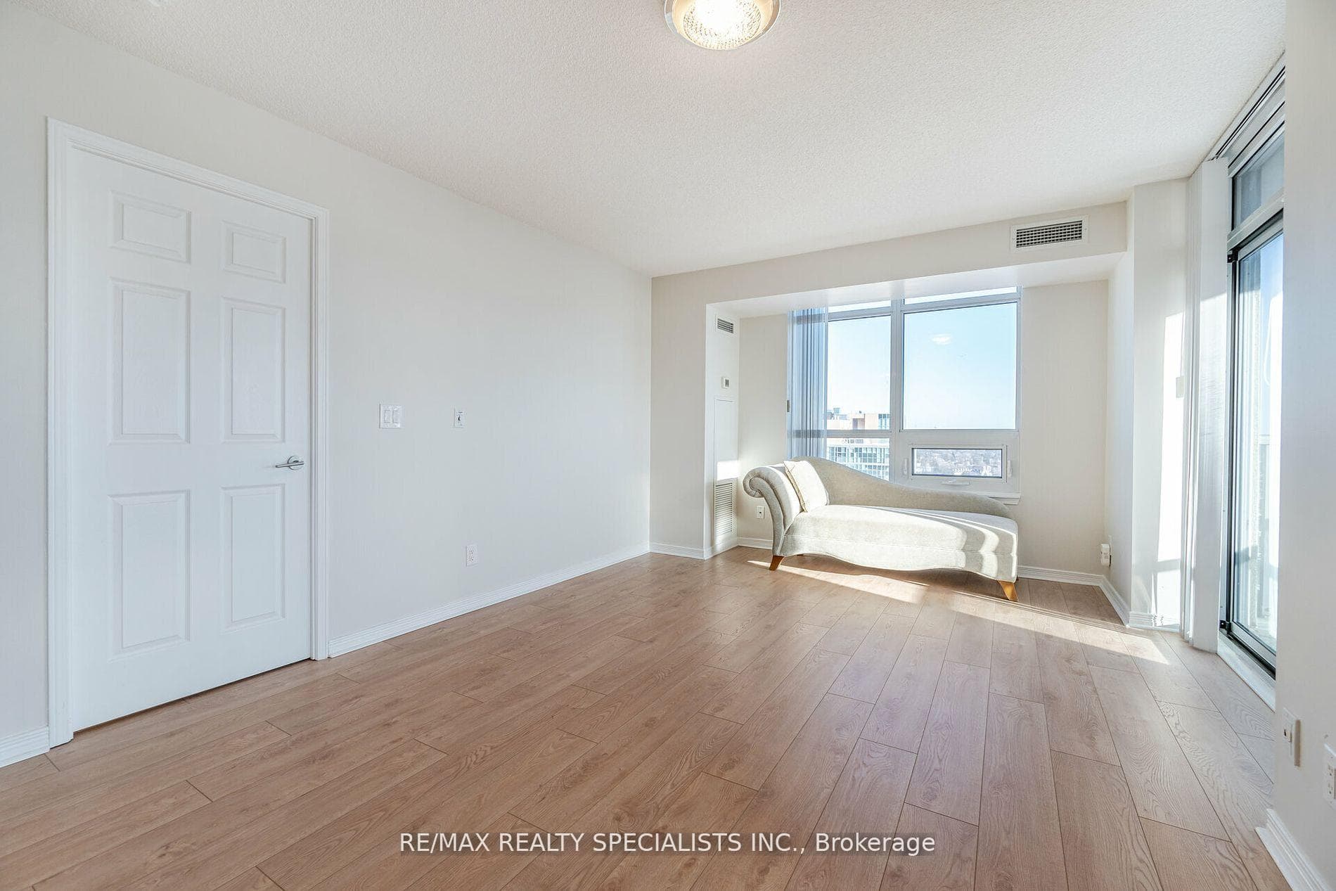 3 Michael Power Place Unit 1807 photo 34