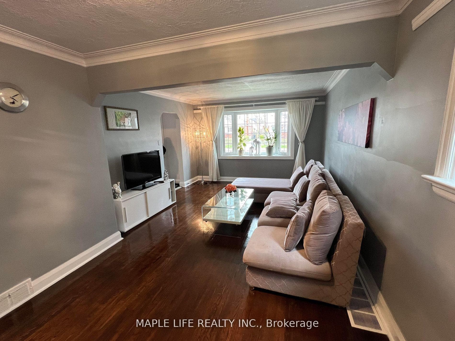 739 Pharmacy Avenue photo 3
