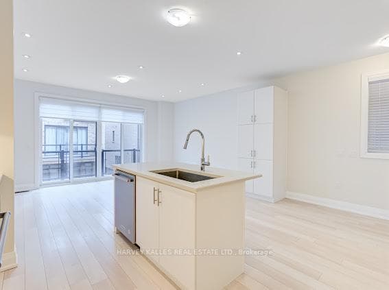 74 Salterton Circle photo 11