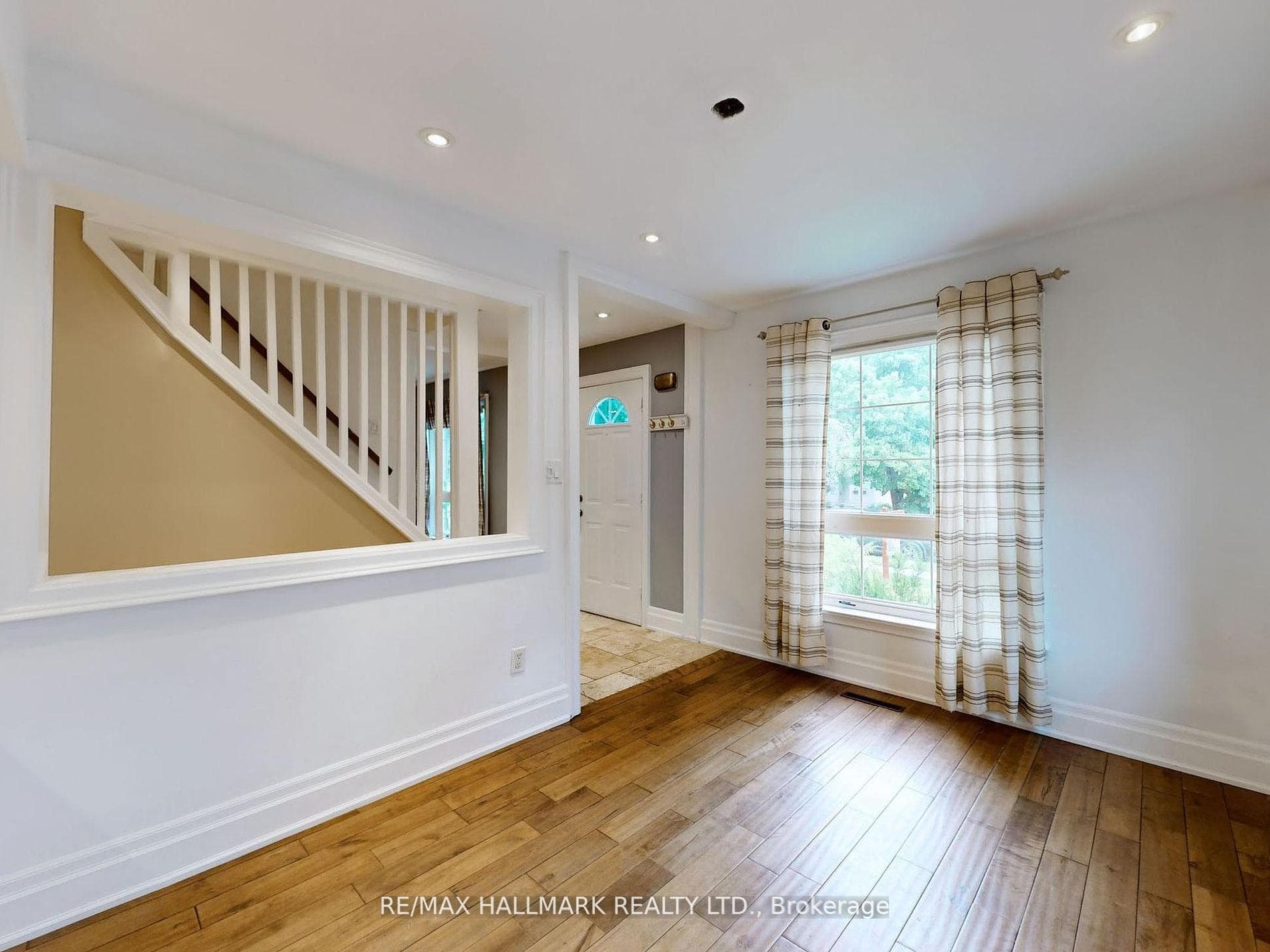 86 Ruggles Avenue photo 4