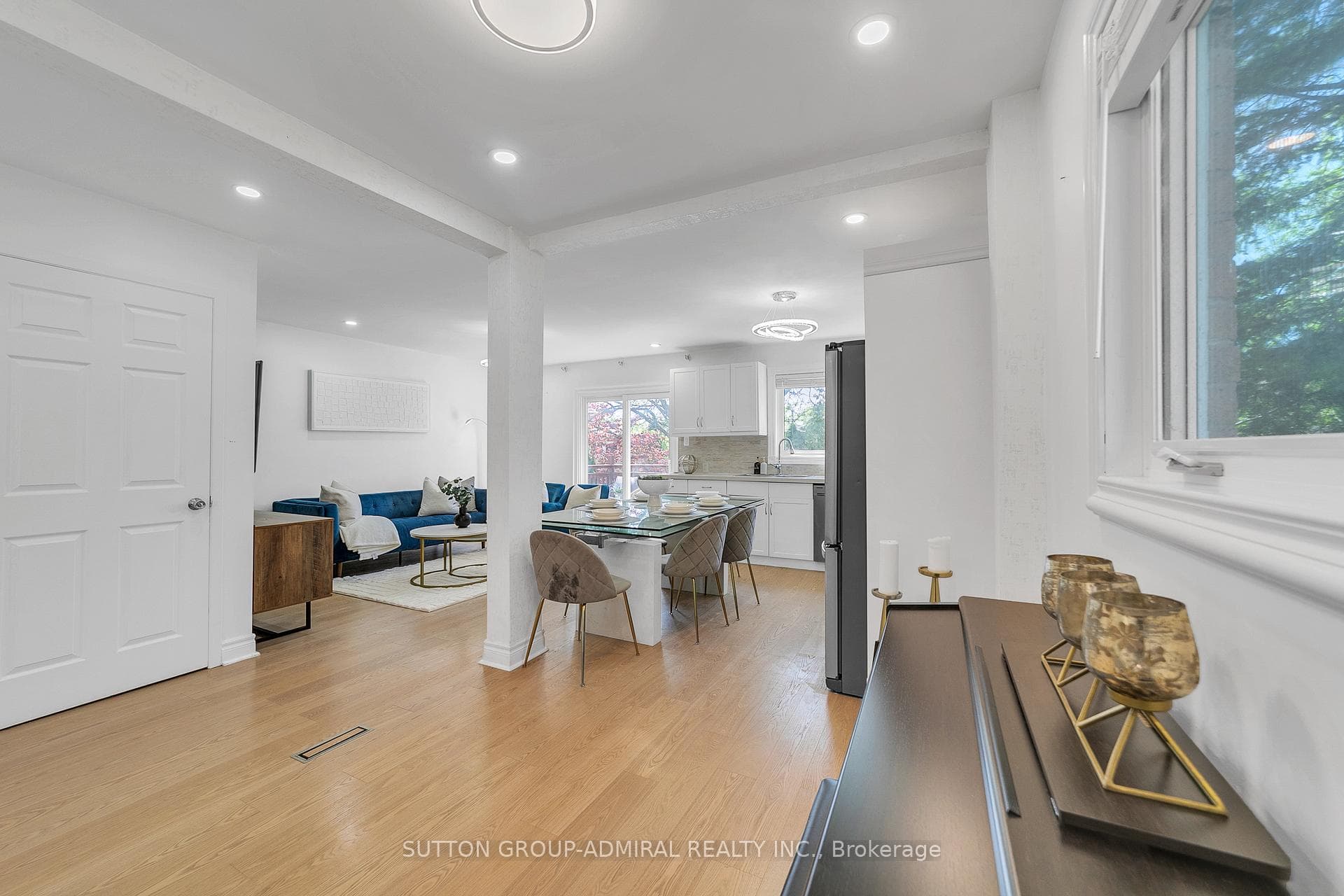 10 Park Lane Circle photo 11
