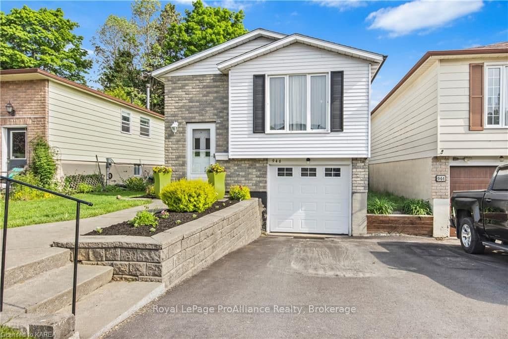 946 OLD COLONY Road photo 1