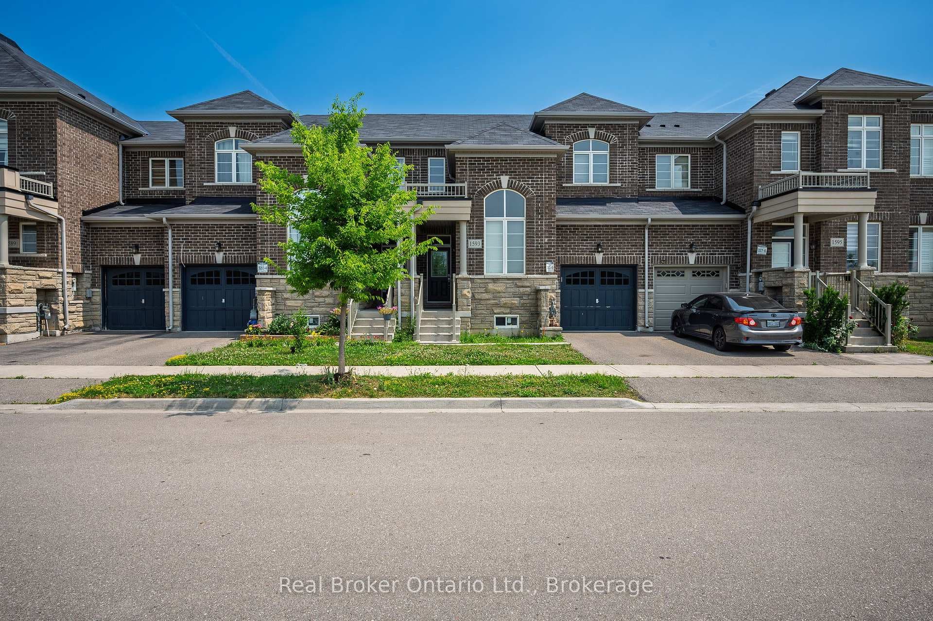 1593 Chretien Street photo 2