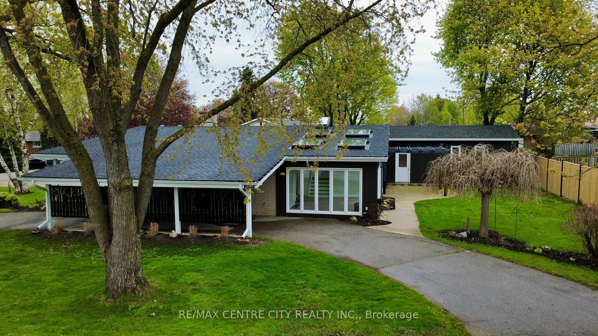 2193 Miller Avenue photo 3