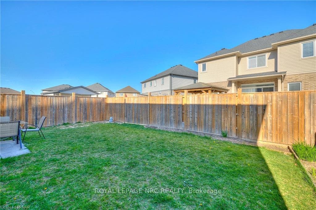 13 Winterberry Boulevard photo 36