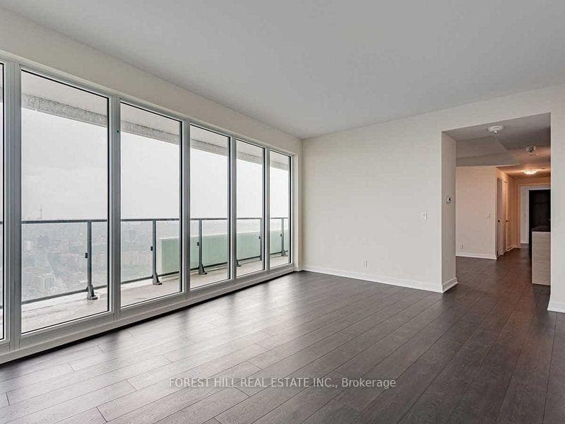 2221 Yonge Street Unit 5802 photo 14