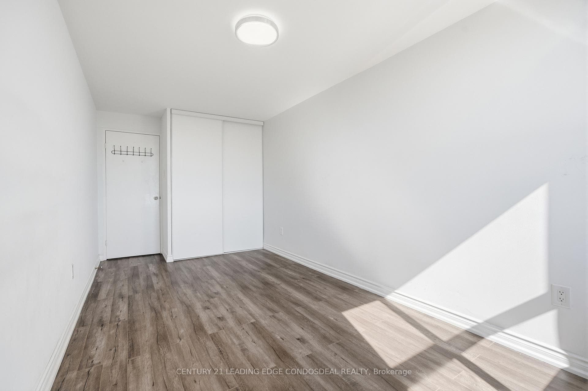 270 Palmdale Drive Unit 1508 photo 29