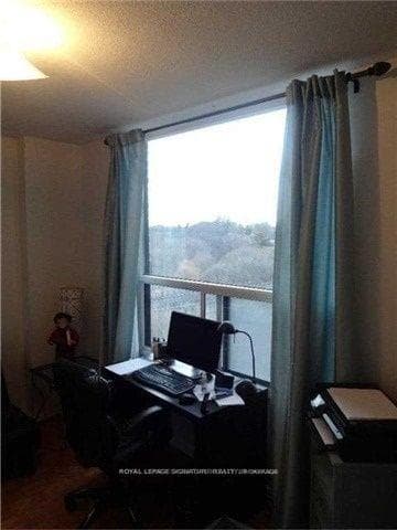 1535 Lakeshore Road Unit 807 photo 5