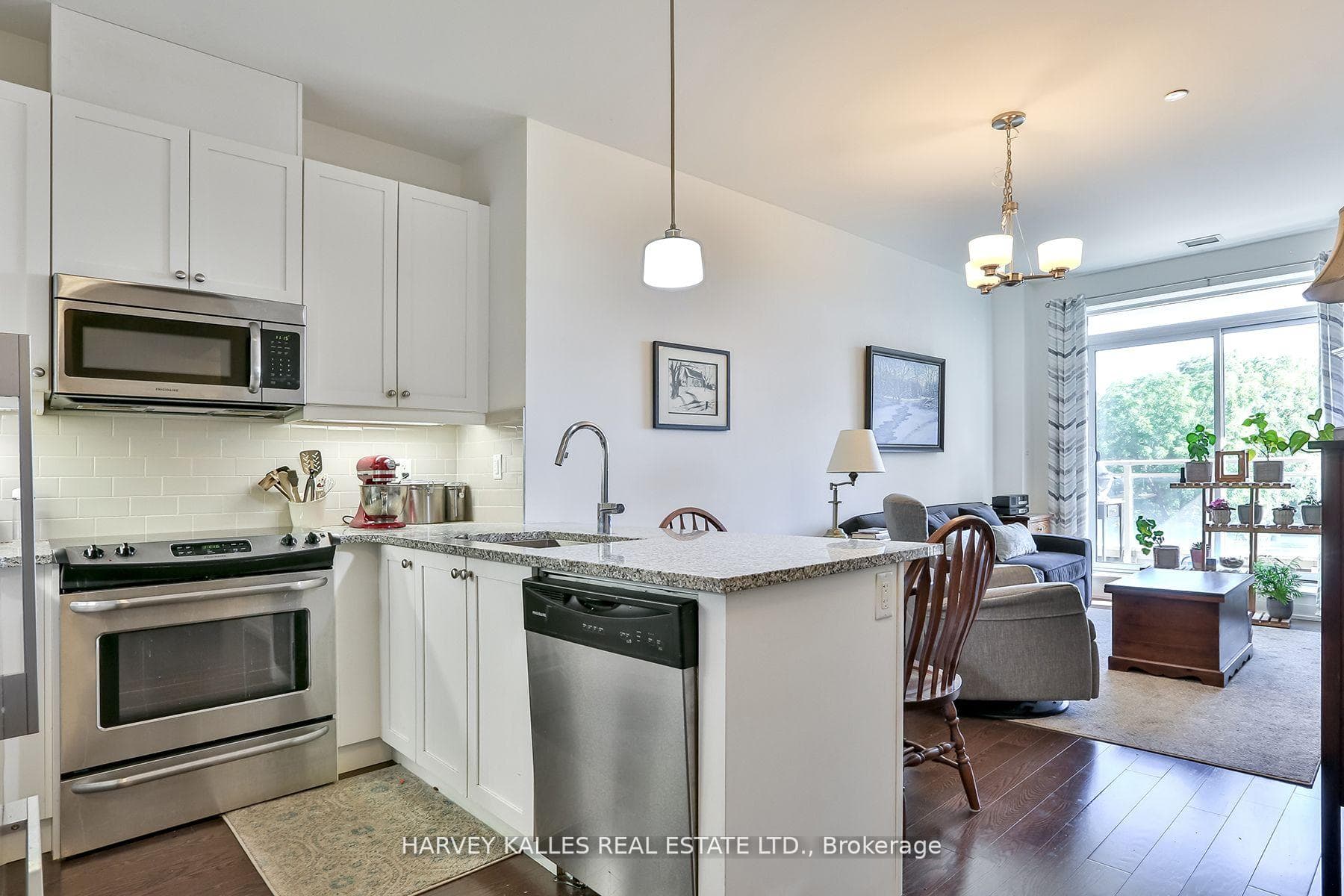 15277 Yonge Street Unit 502A photo 2