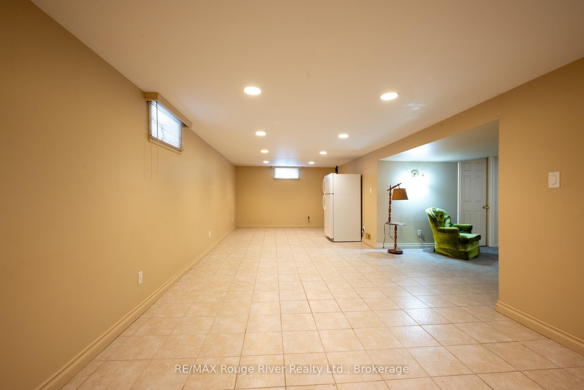538 Willow Crescent photo 25