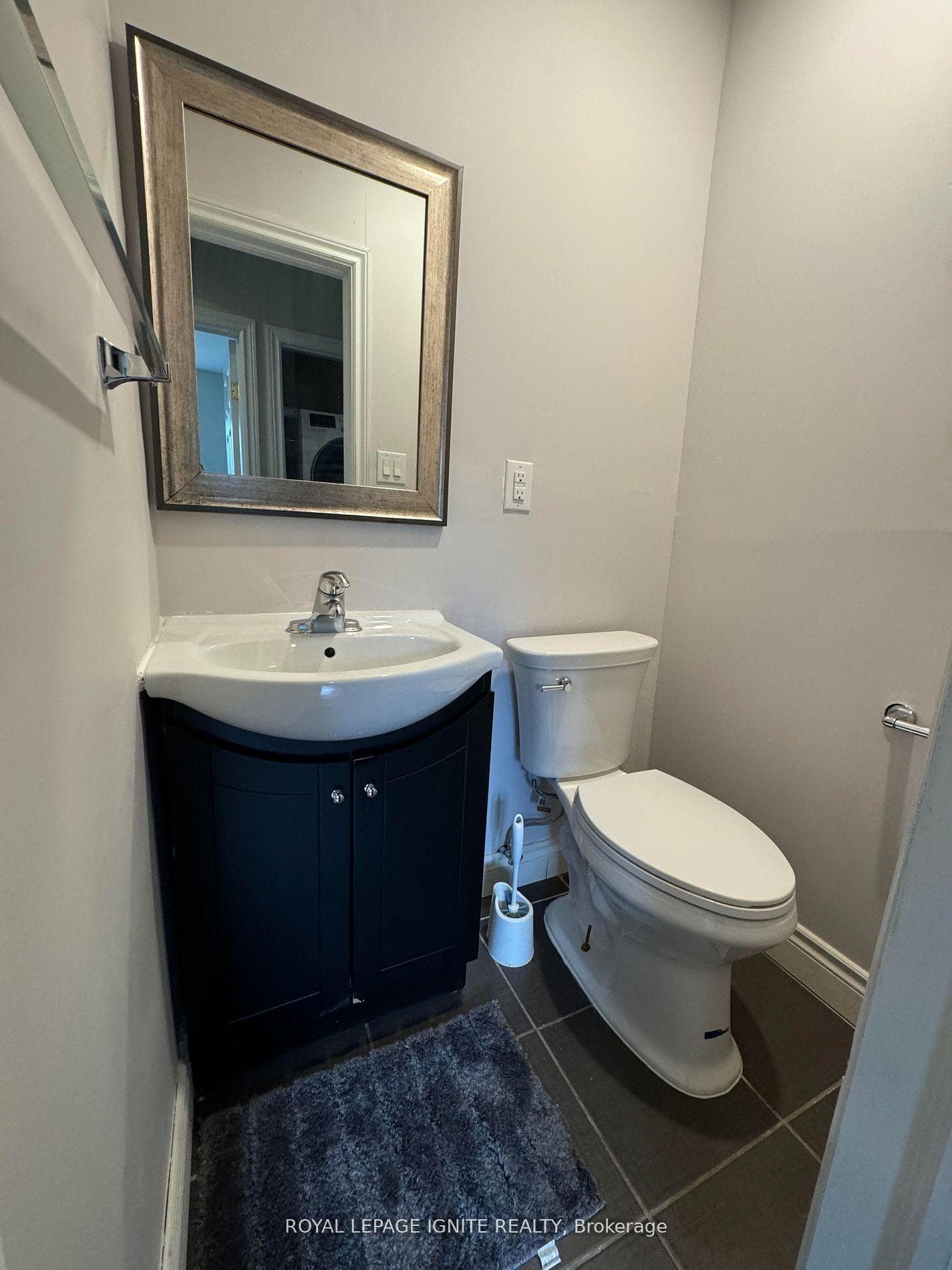 8 Gladys Road Unit Main photo 10