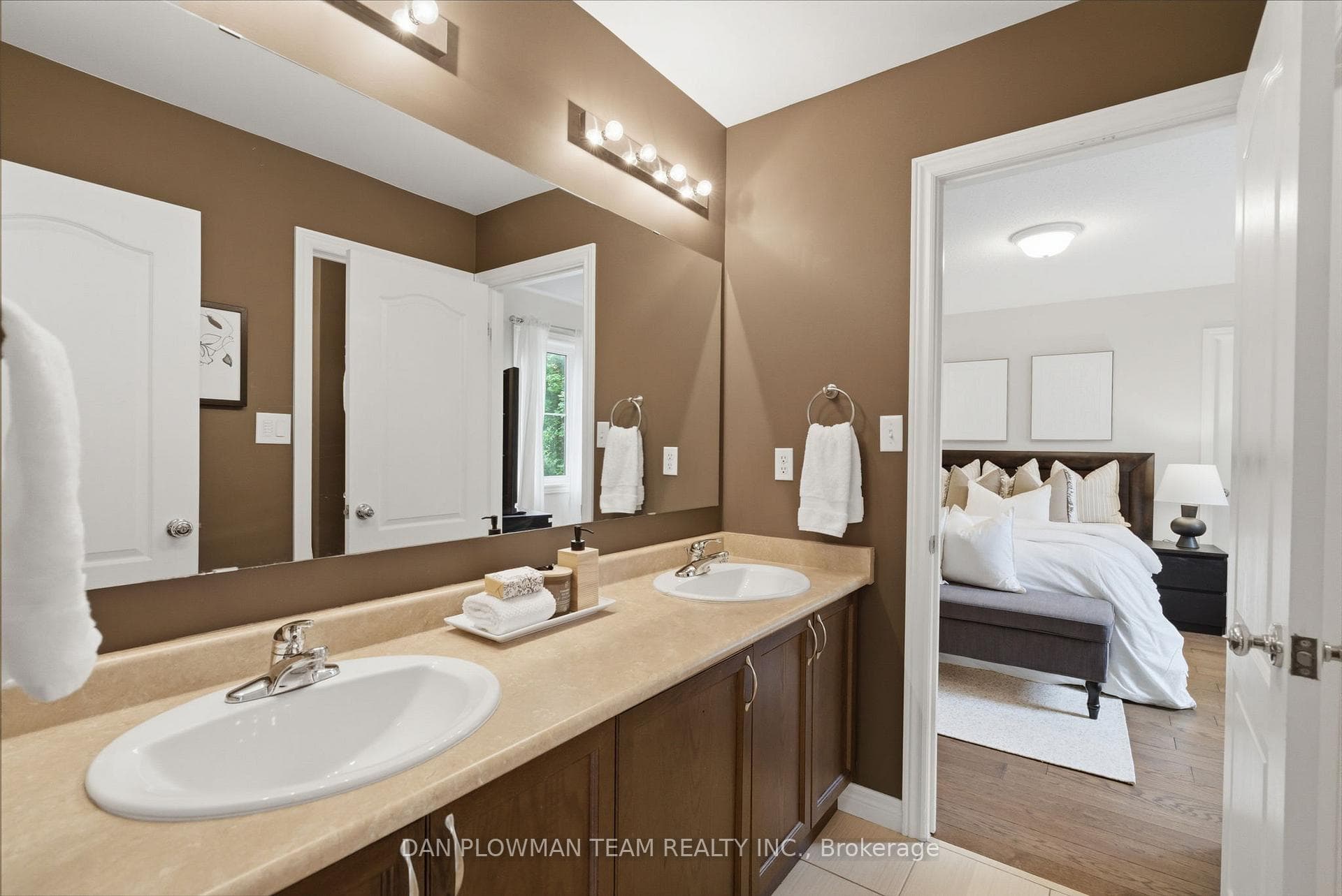 2243 Pilgrim Square photo 31