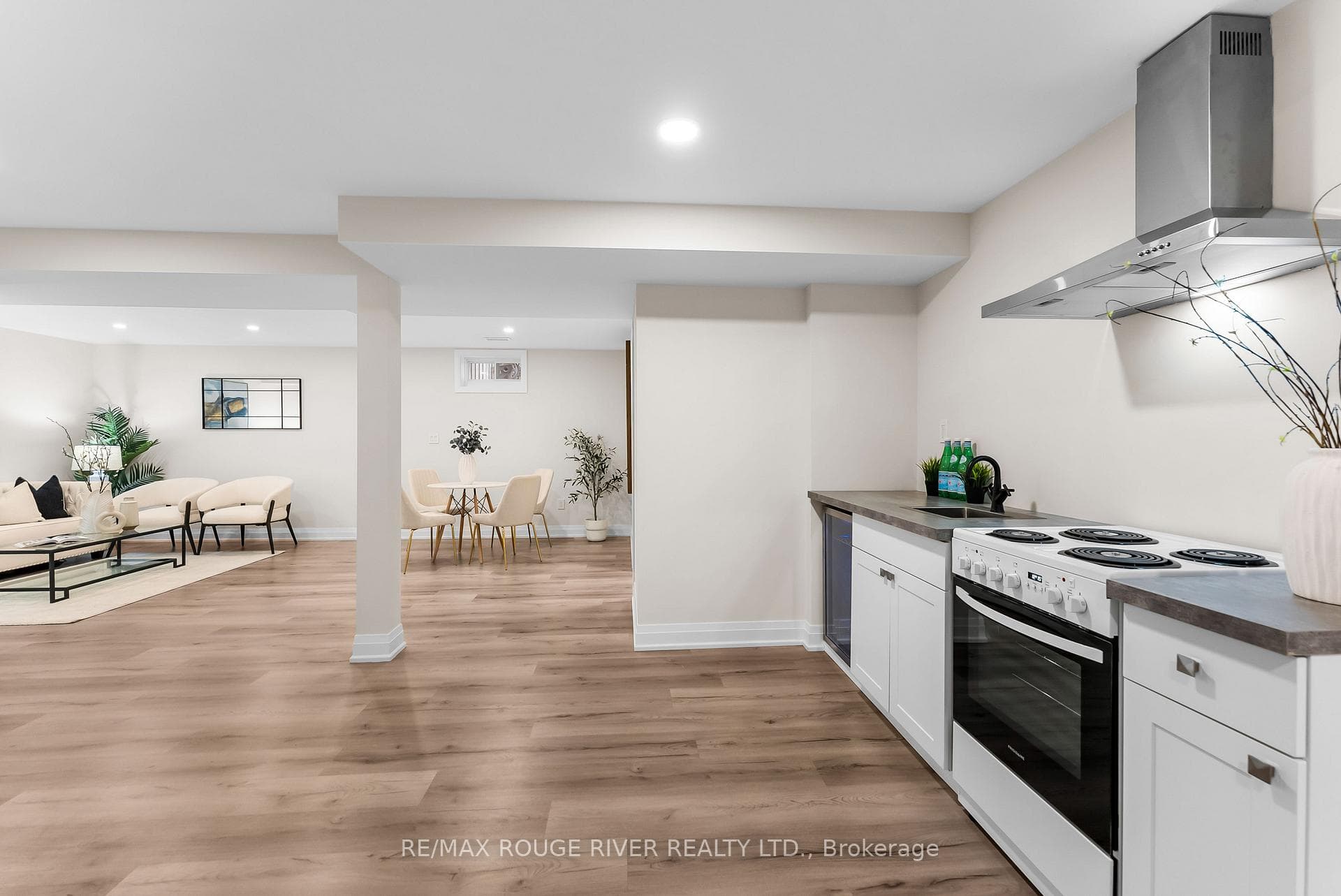 16 Aylesworth Avenue photo 23