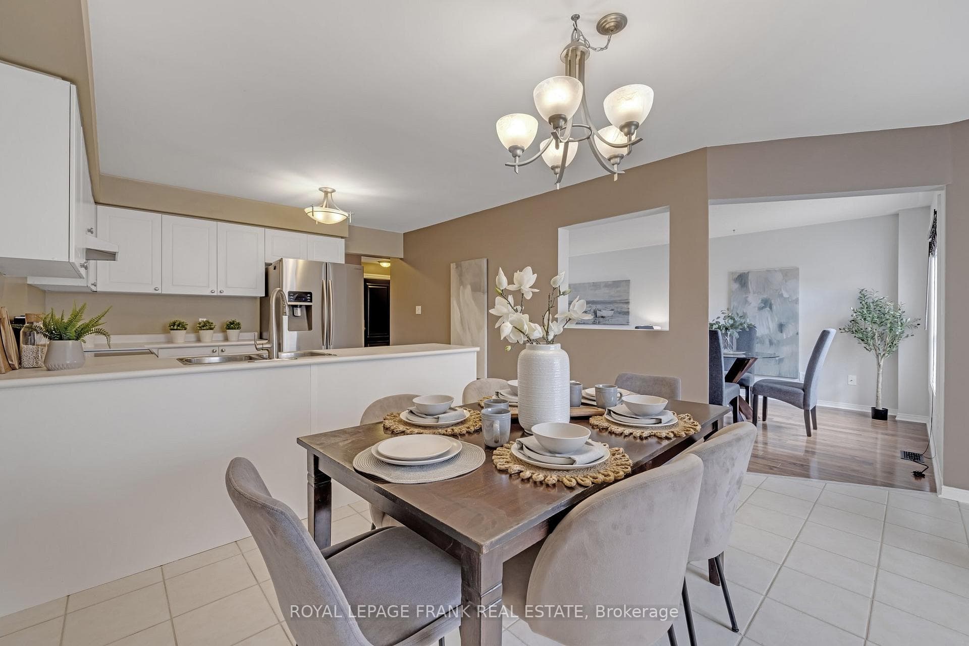 929 Glenbourne Court photo 24