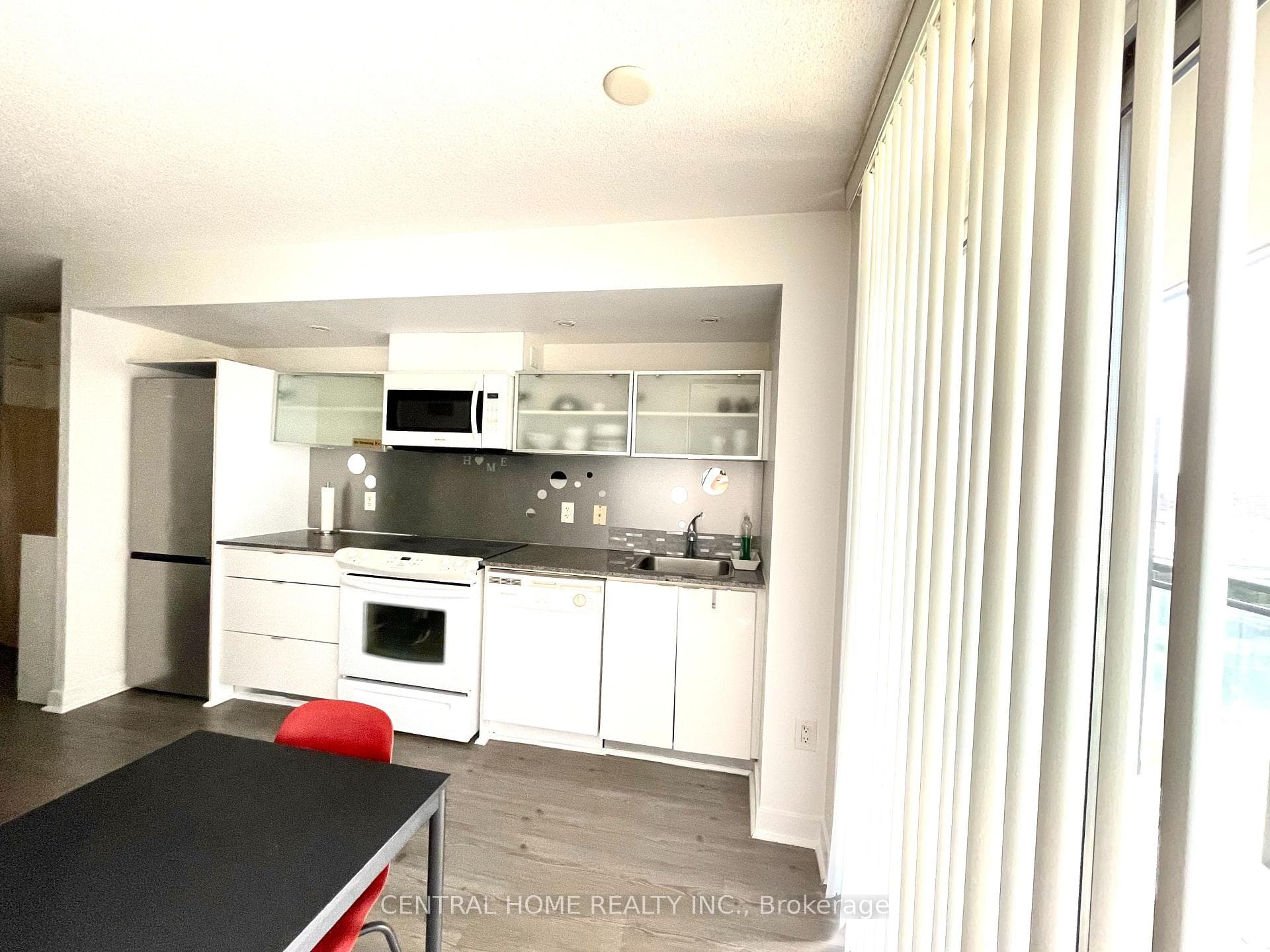 4K Spadina Avenue Unit 729 photo 5