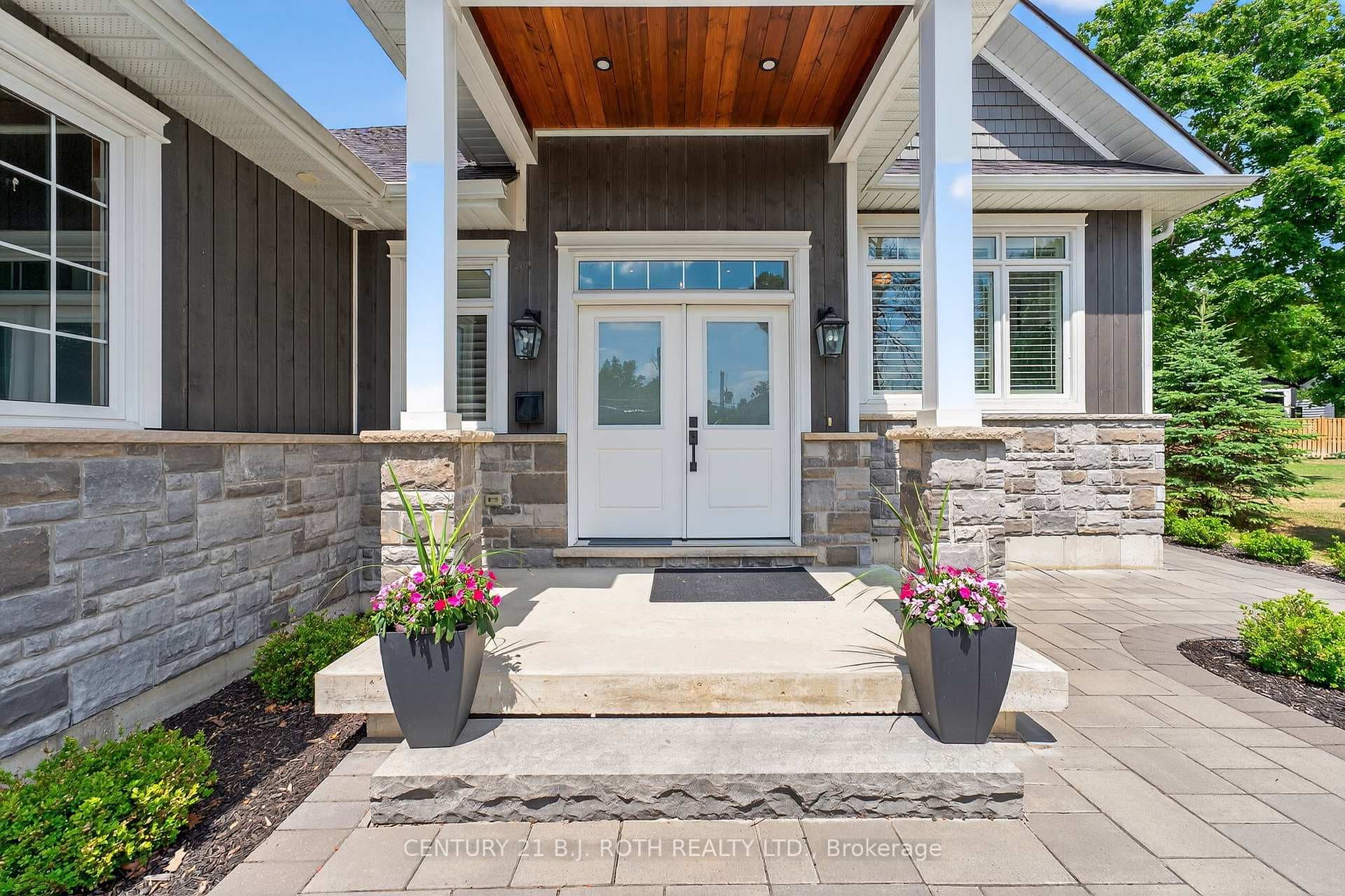 300 Shanty Bay Road photo 6