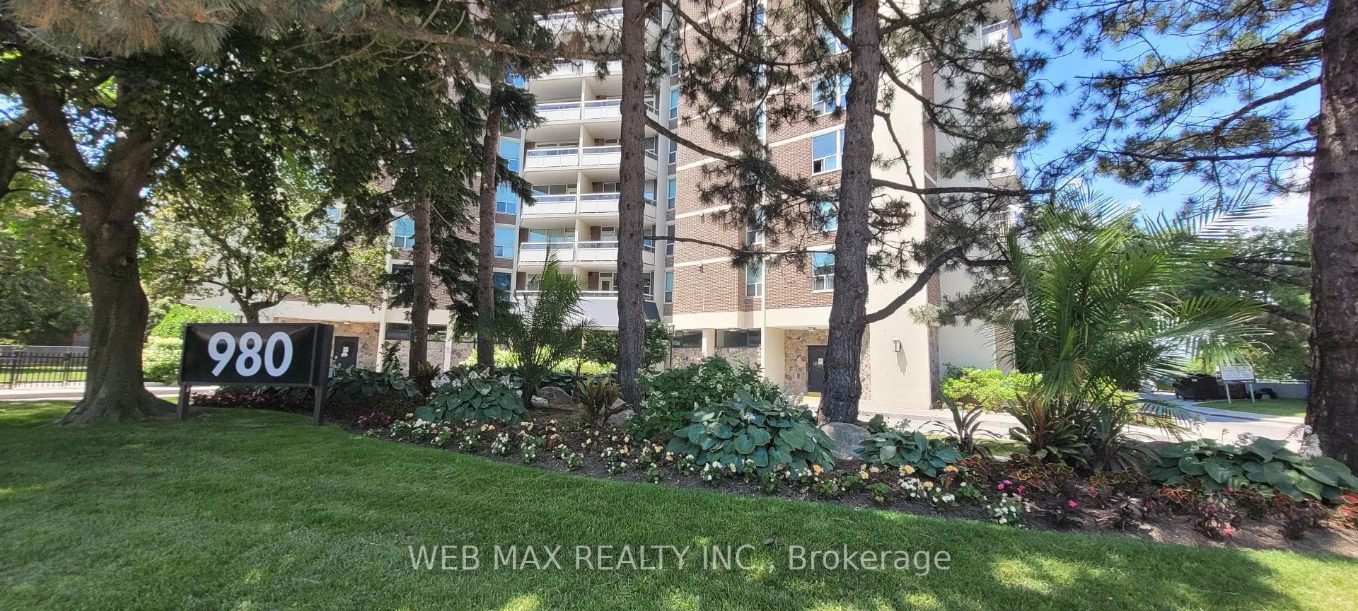 Beautiful Landscaped building lush