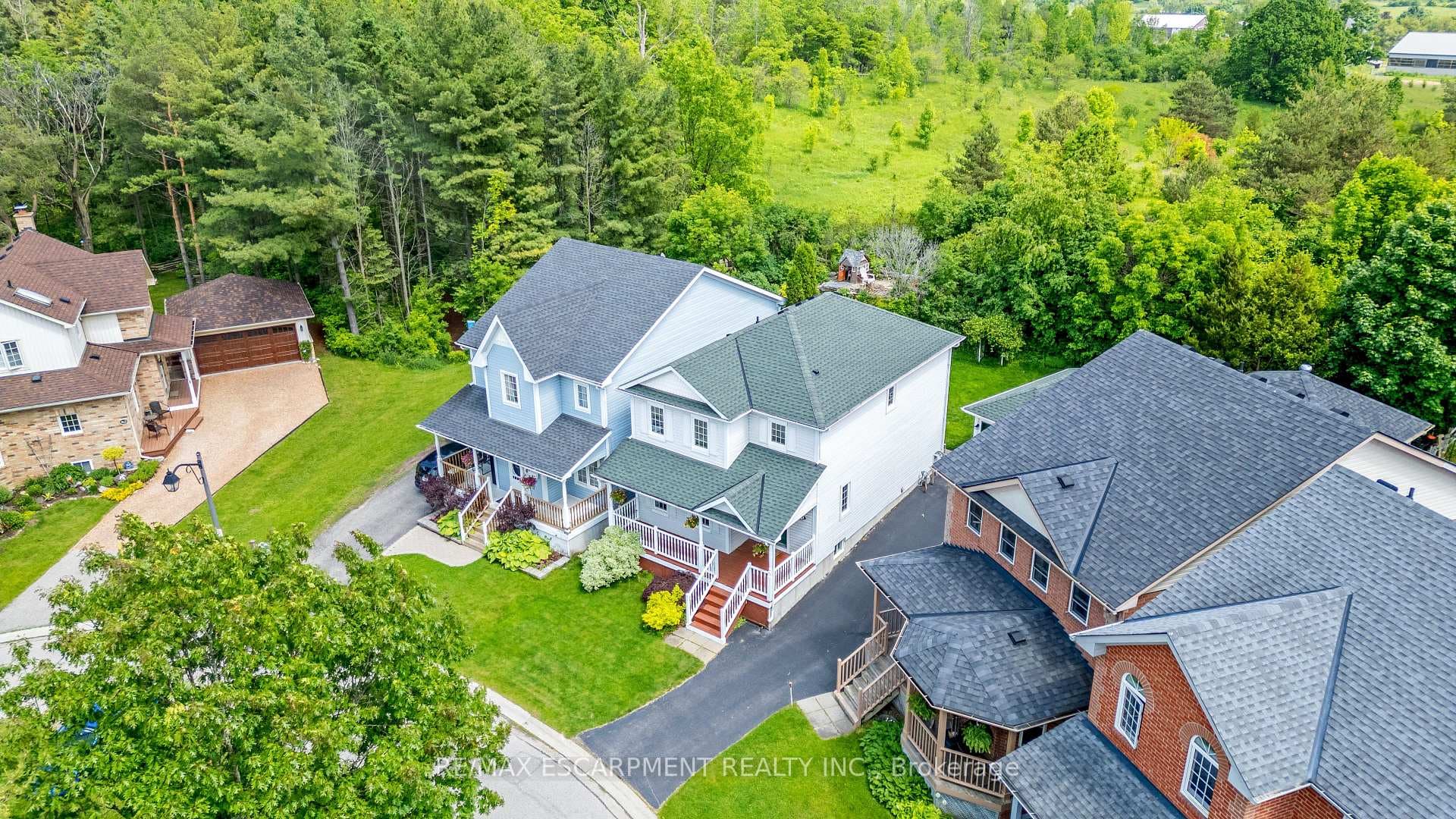 151 Academy Place photo 33