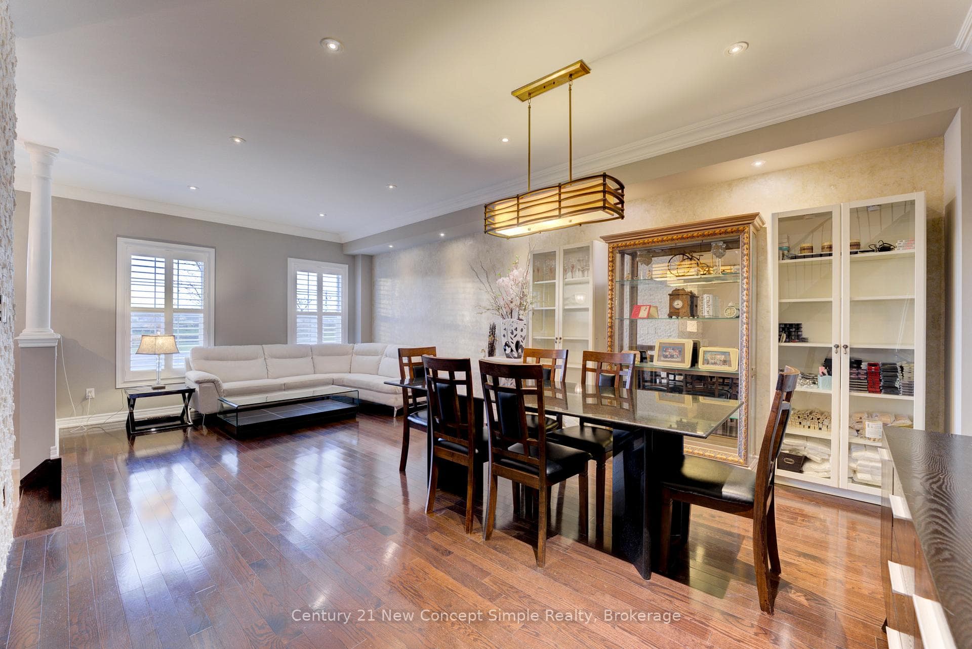10637 Woodbine Avenue photo 10