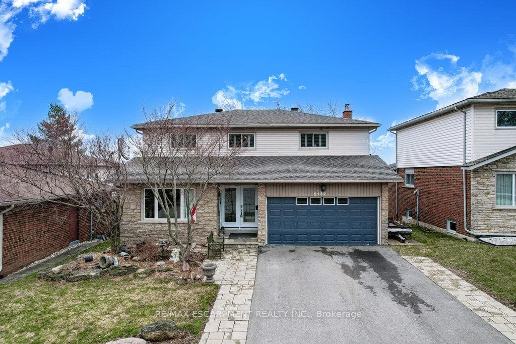 2132 CARTIER Crescent photo 1