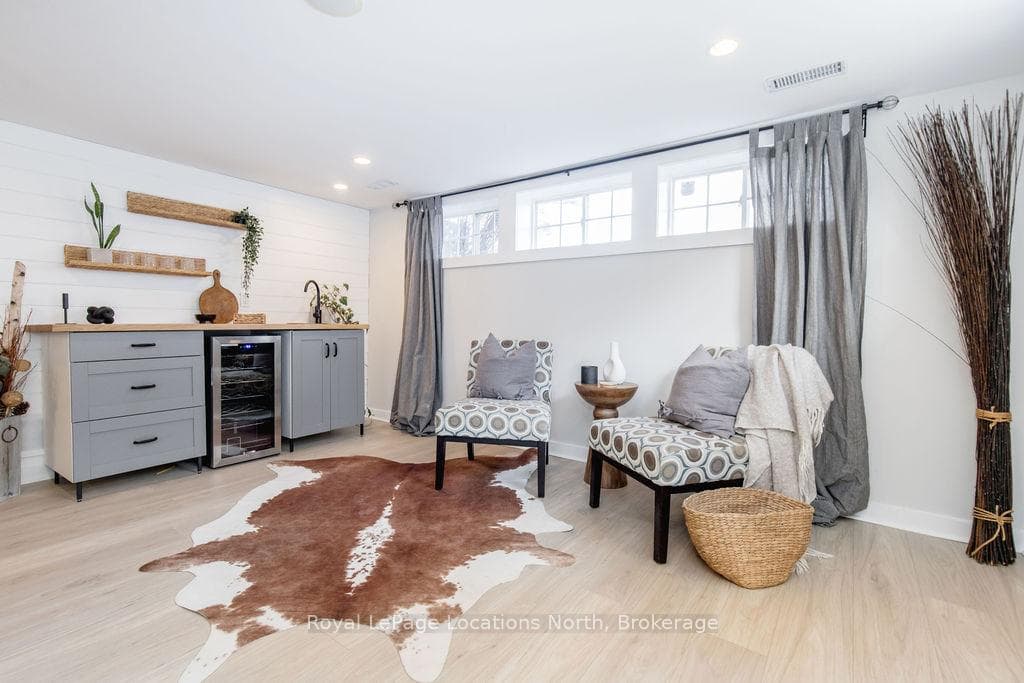 221 JANE Street photo 39