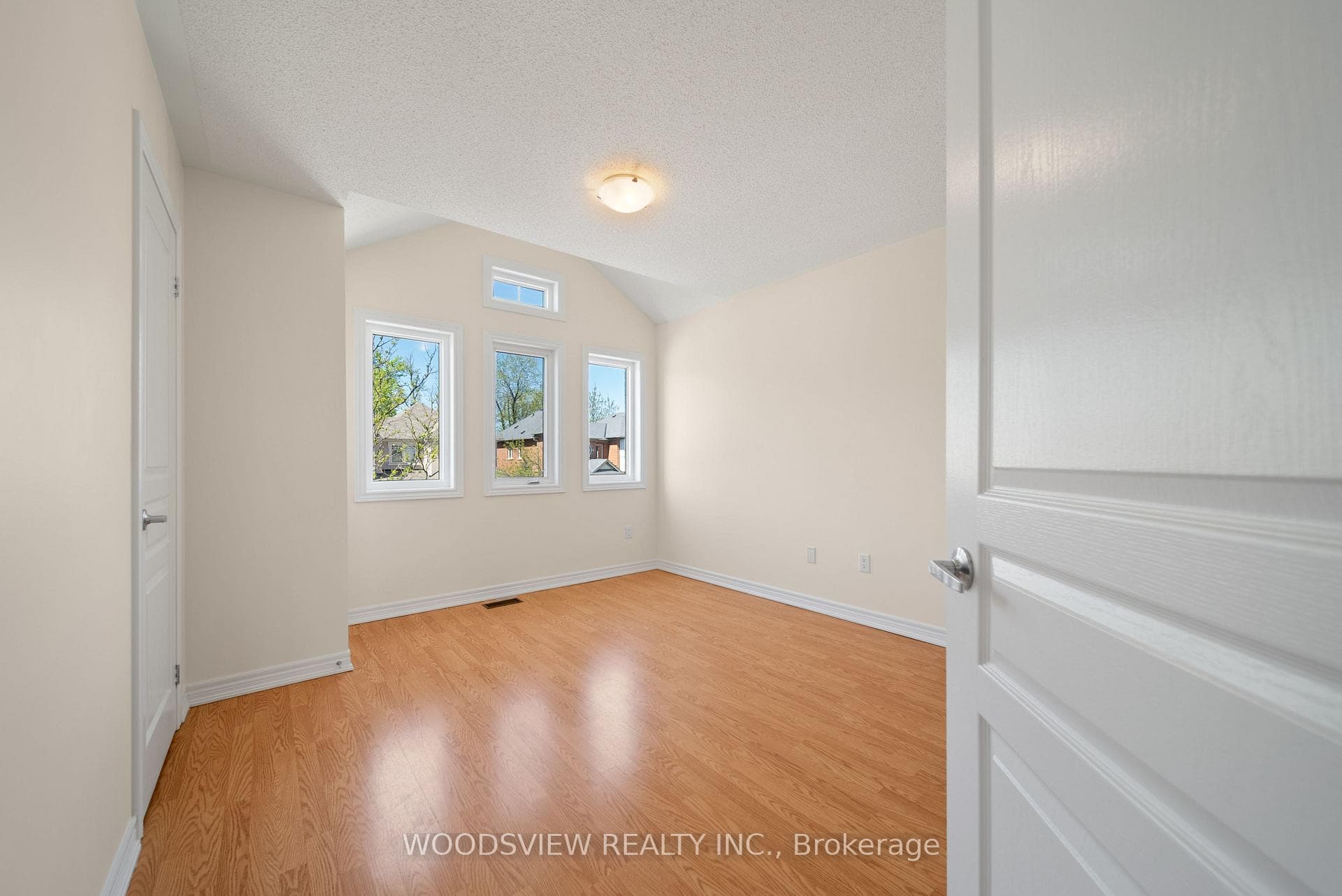 206 Shirrick Drive photo 17