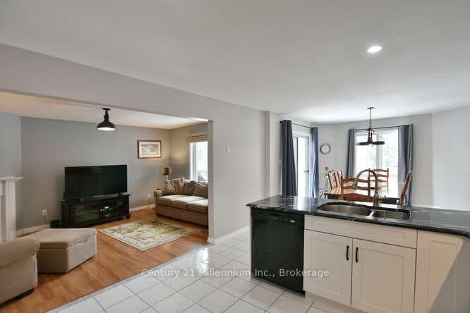 1 Downer Crescent photo 8