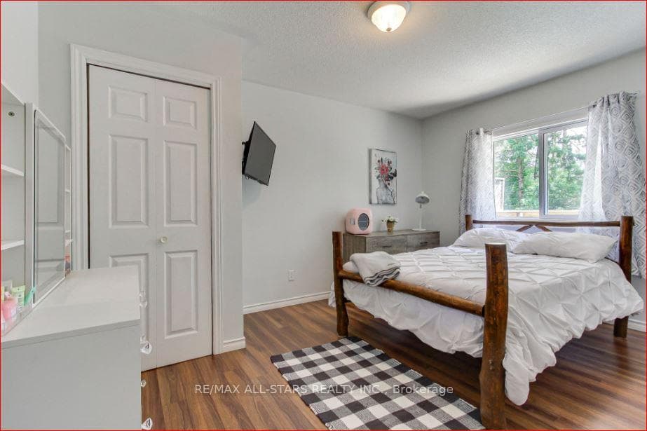91 Kate Aitken Crescent photo 11