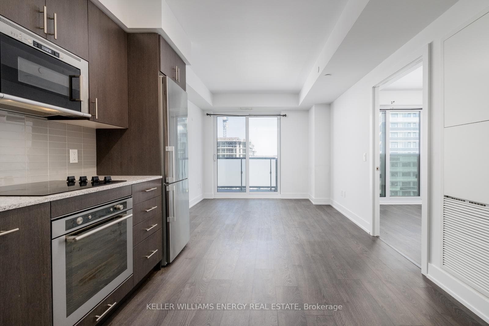 2550 Simcoe Street Unit 1813 photo 10