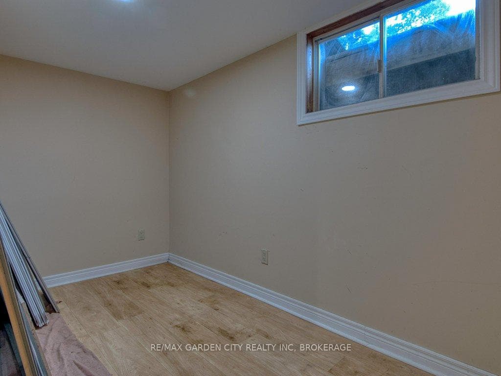 2265 Seventh Street Louth Street photo 27