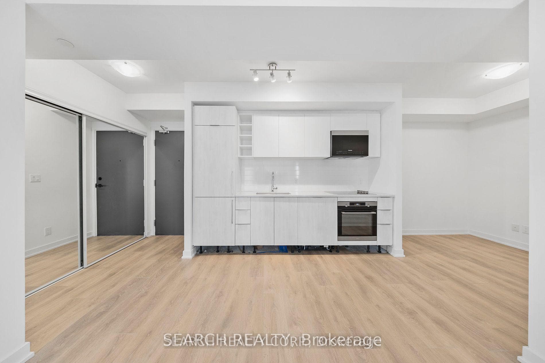2033 Kennedy Road Unit 620 photo 14