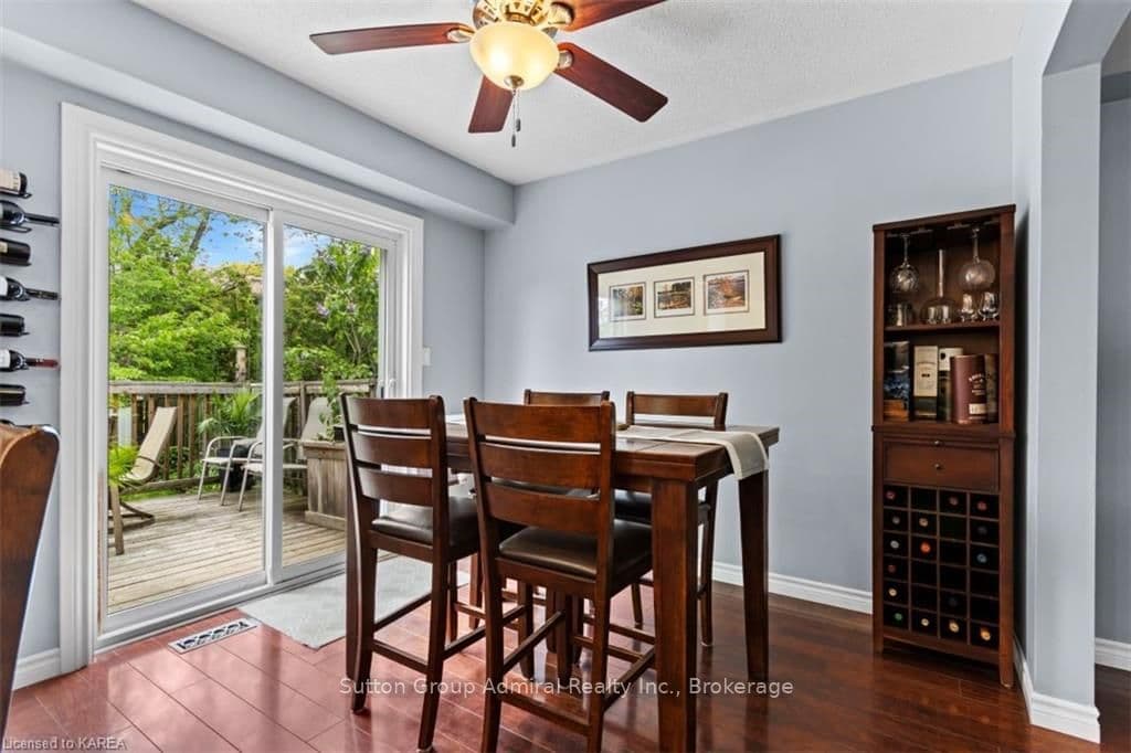 827 BRIDLE PATH Crescent photo 7