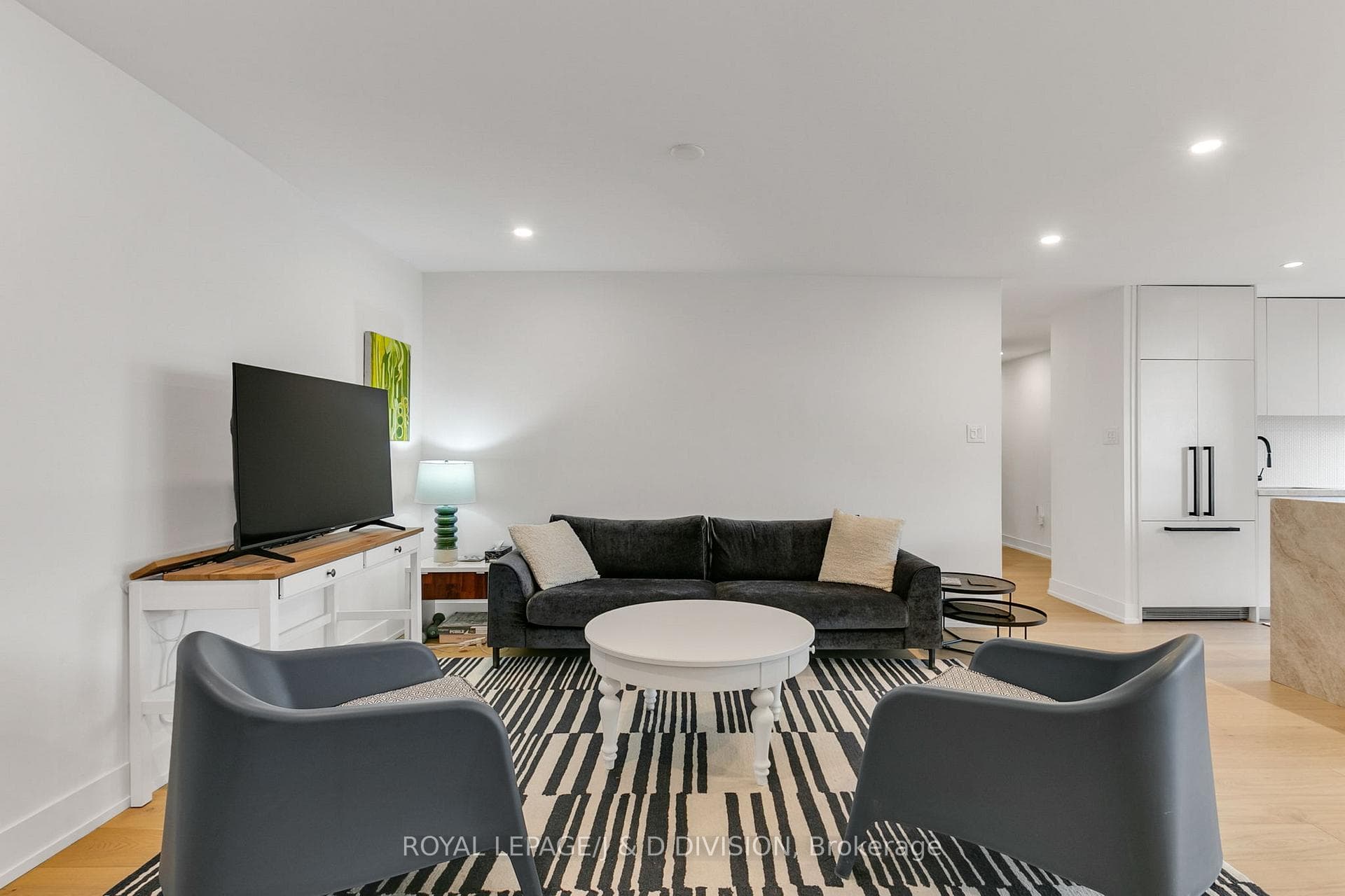 22 Shallmar Boulevard Unit 704 photo 9