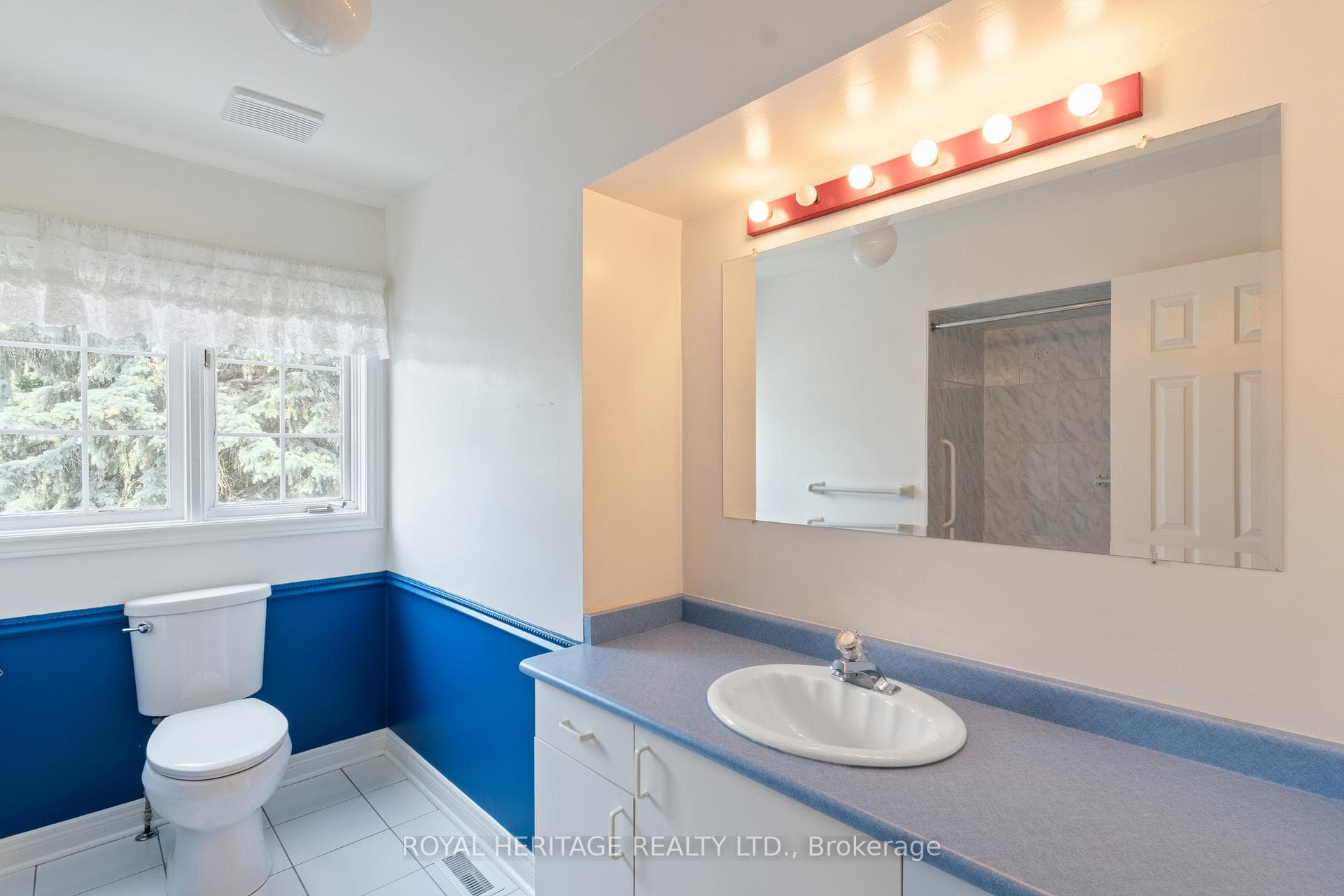 2524 Linwood Street photo 29