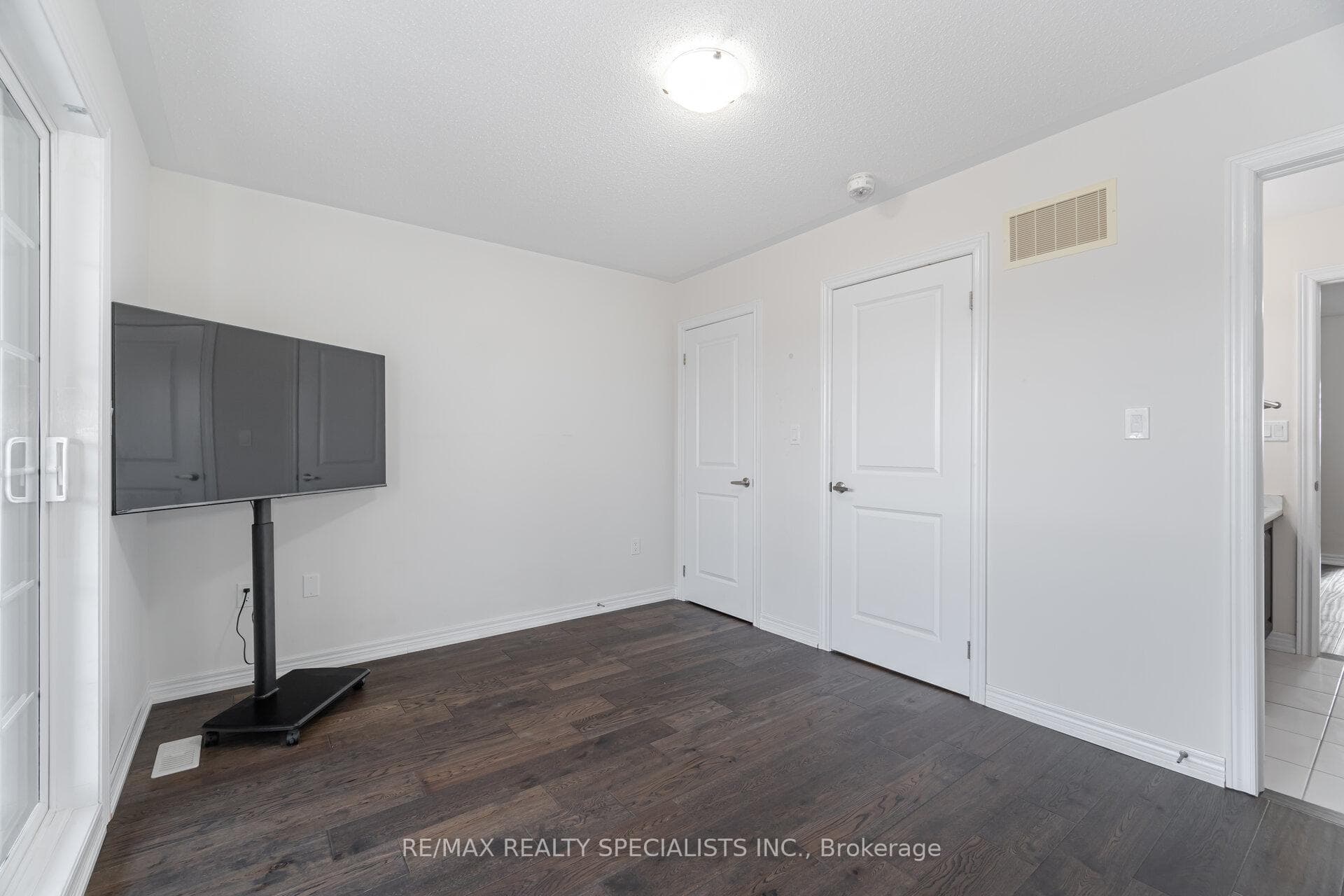 209 Kincardine Street photo 32