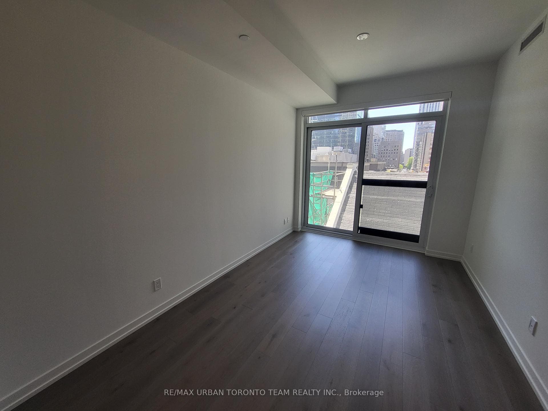 771 Yonge Street Unit 302 photo 8