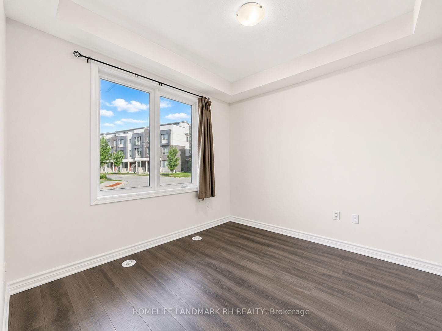 19 Edward Lennox Street photo 20