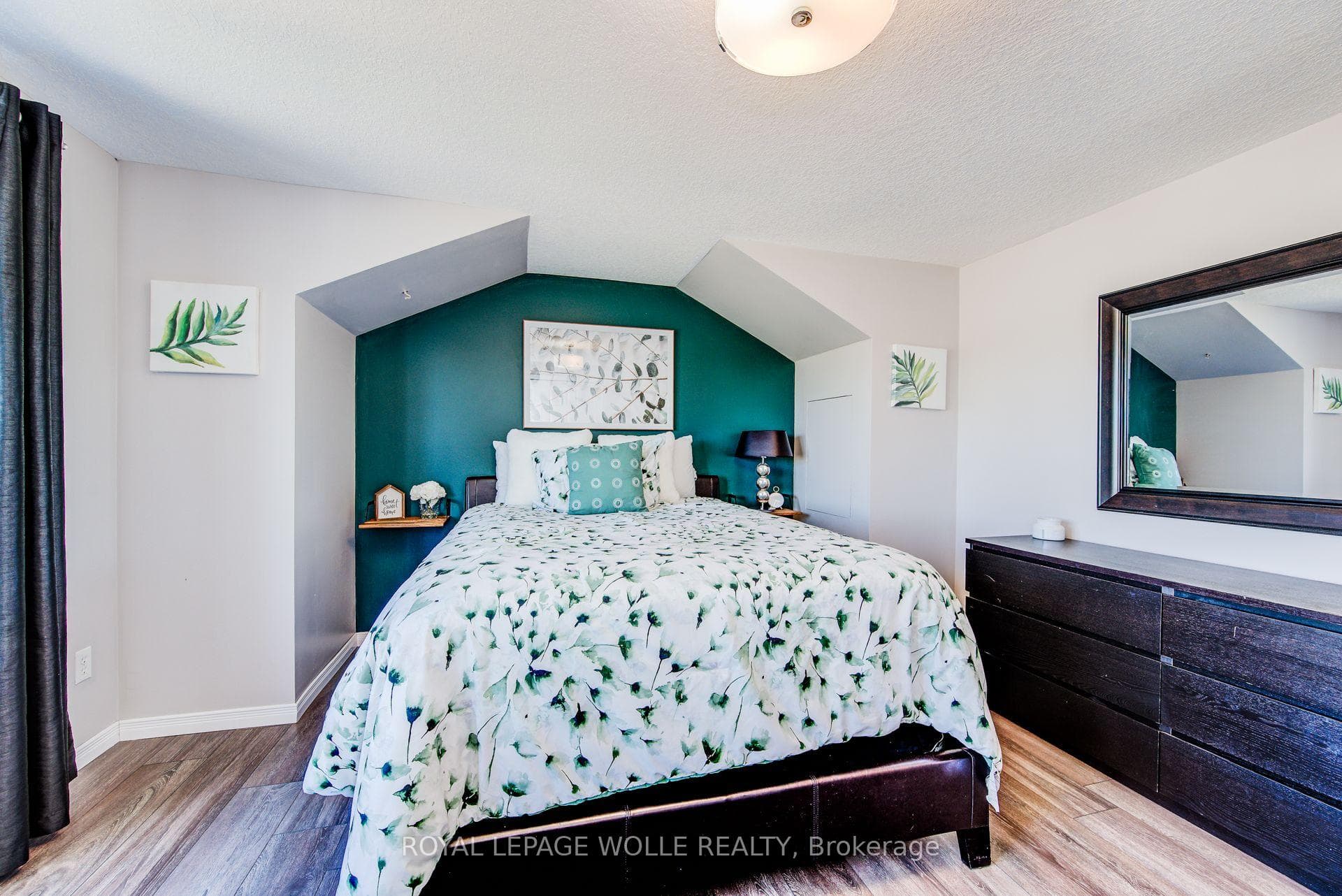 241 Parkvale Drive photo 26