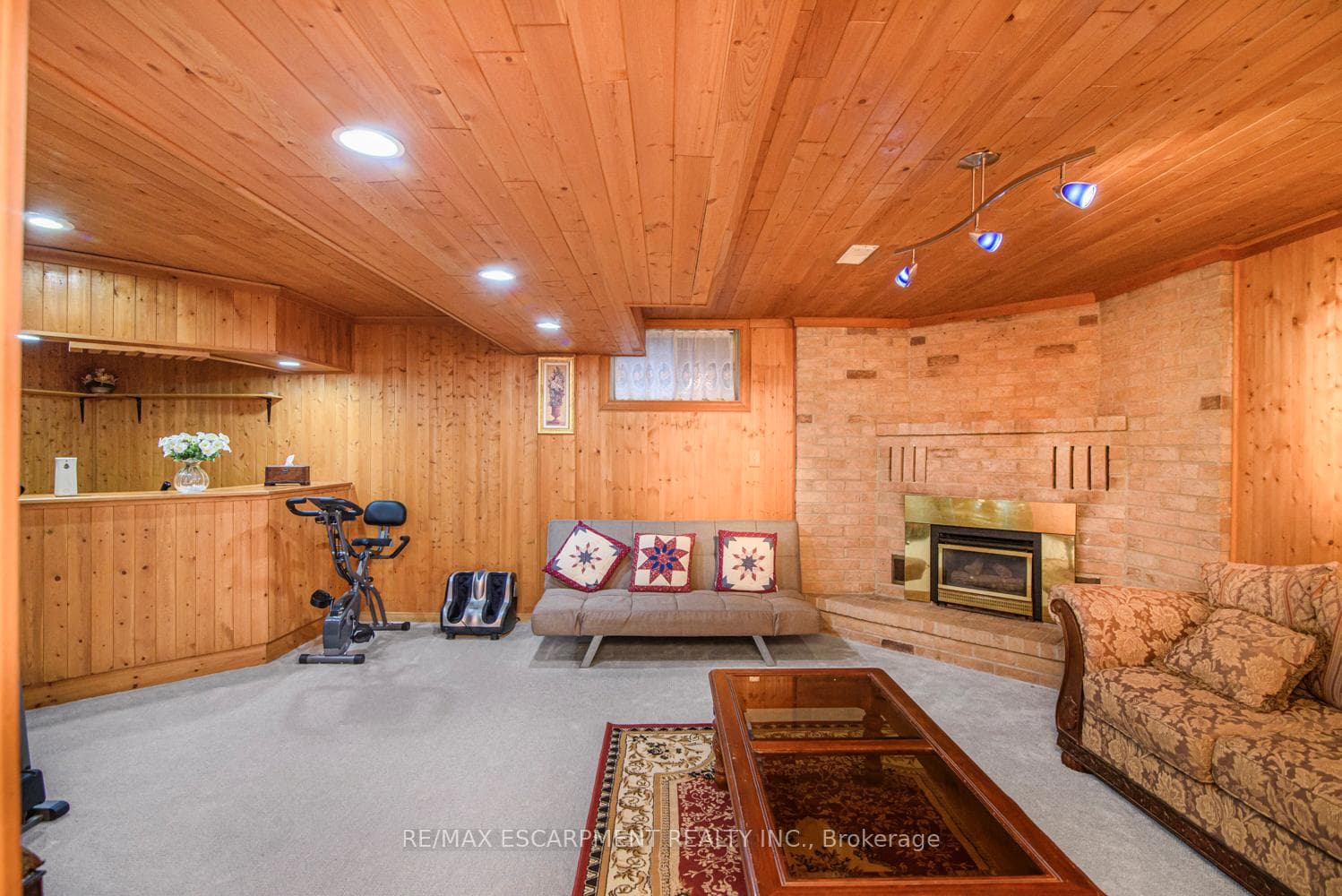 318 Crerar Drive photo 25