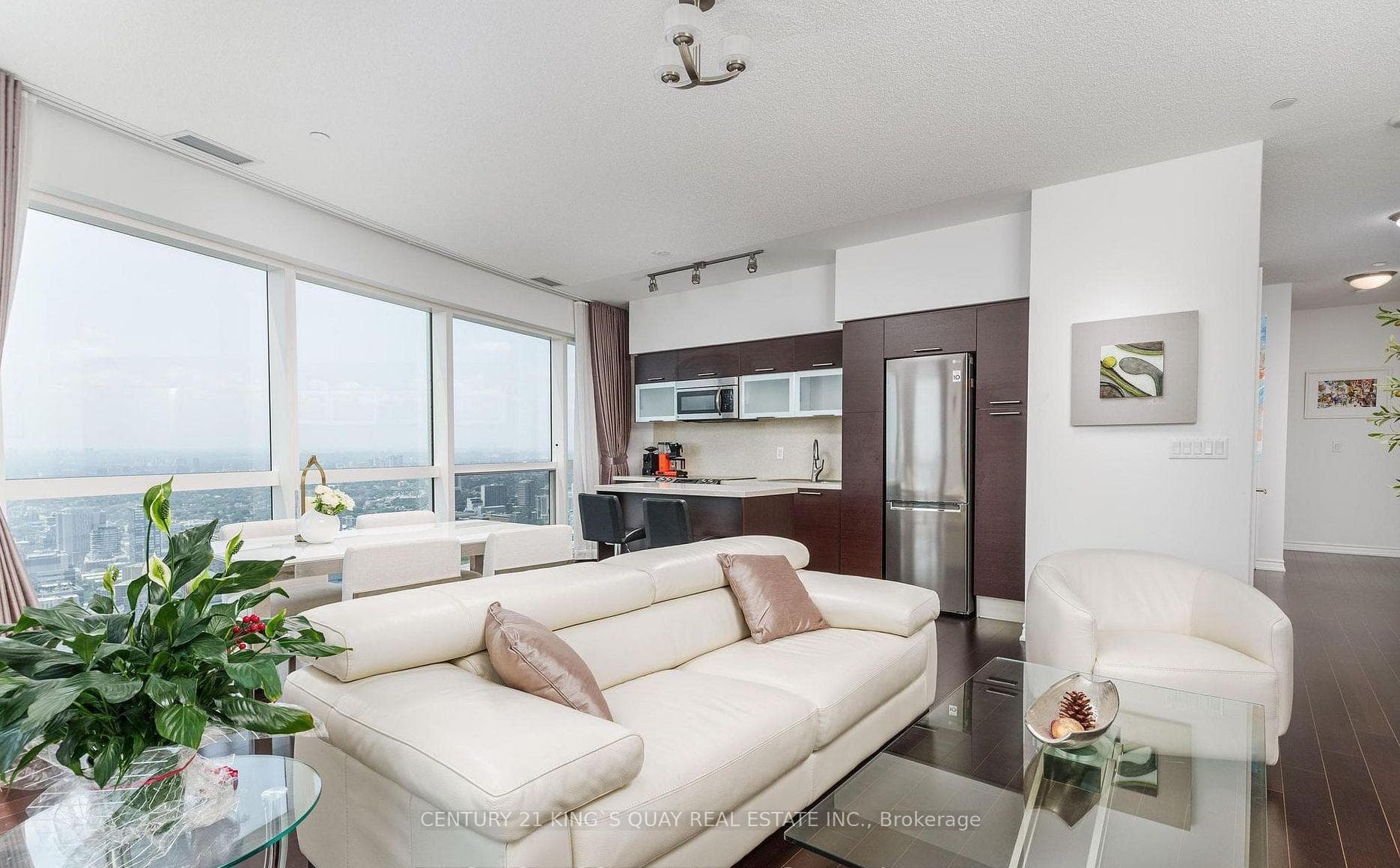 386 Yonge Street Unit 5610 photo 12