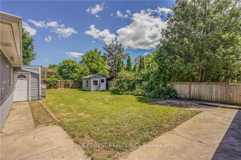 184 Kirkland Crescent photo 33