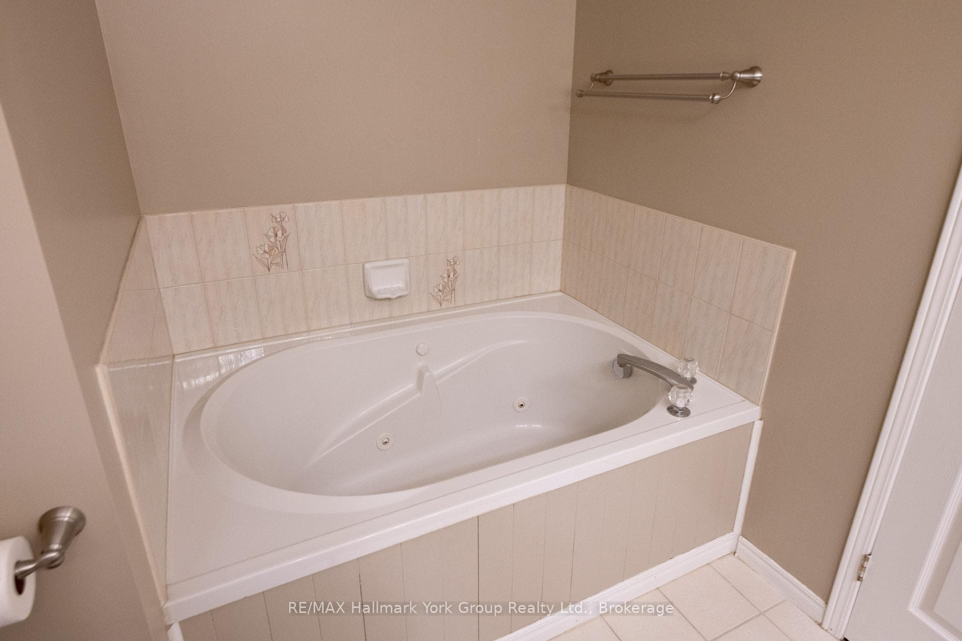 162 Settlers Way Unit 49 photo 16