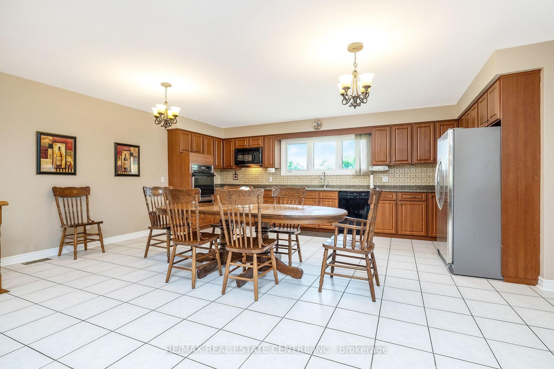 3161 Steeles Avenue photo 11