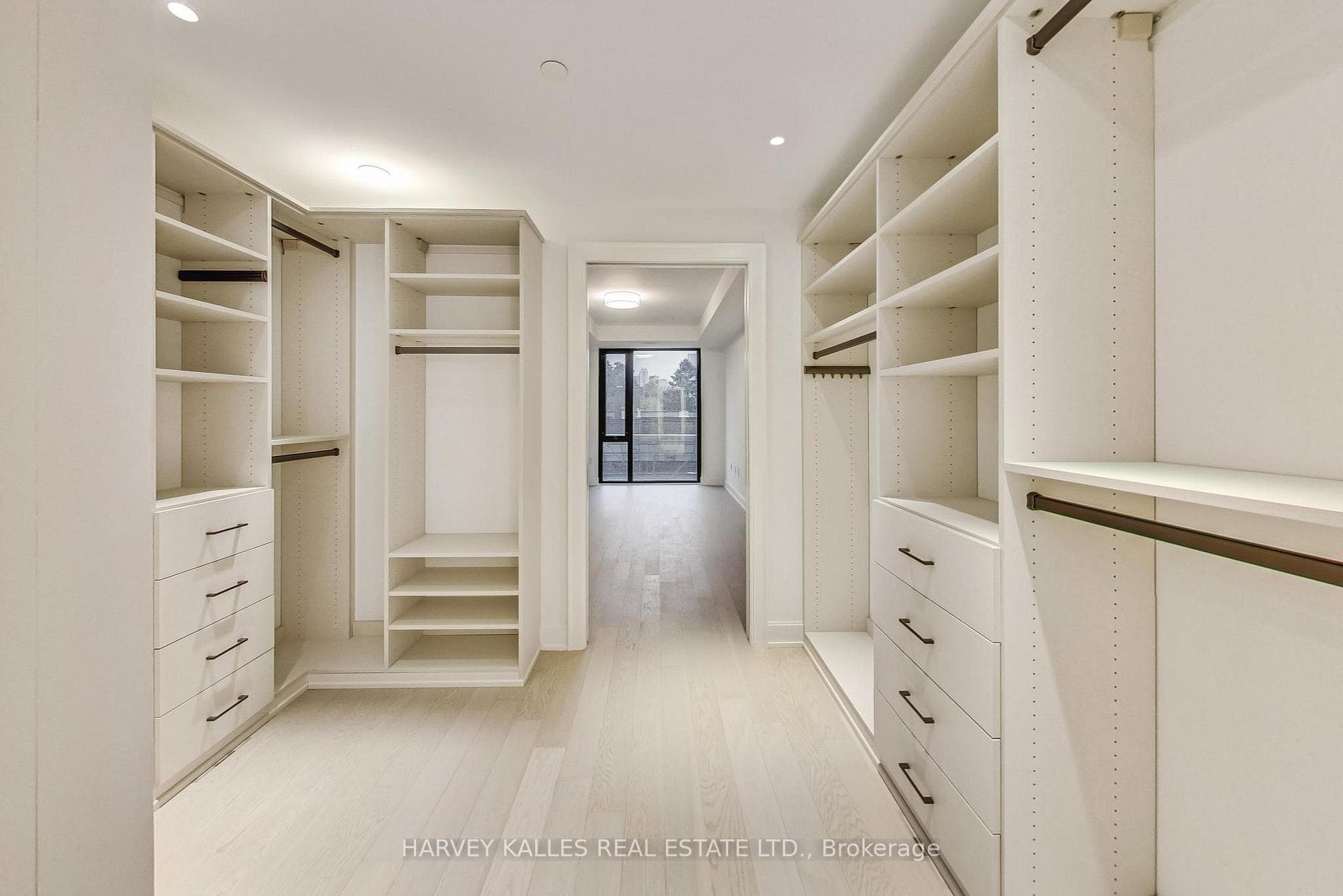 2781 Yonge Street Unit 511 photo 33