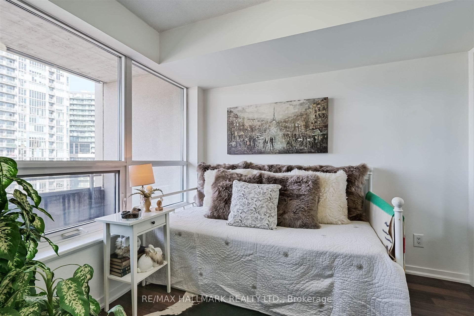 38 Joe Shuster Way Unit 721 photo 26