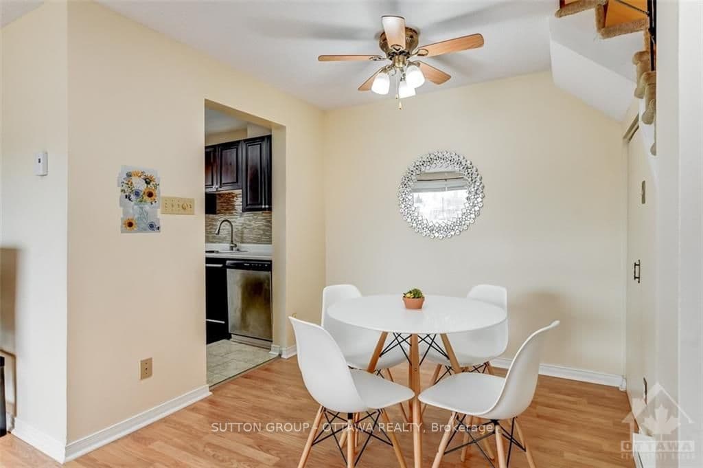 28 WOODVALE Unit A photo 11