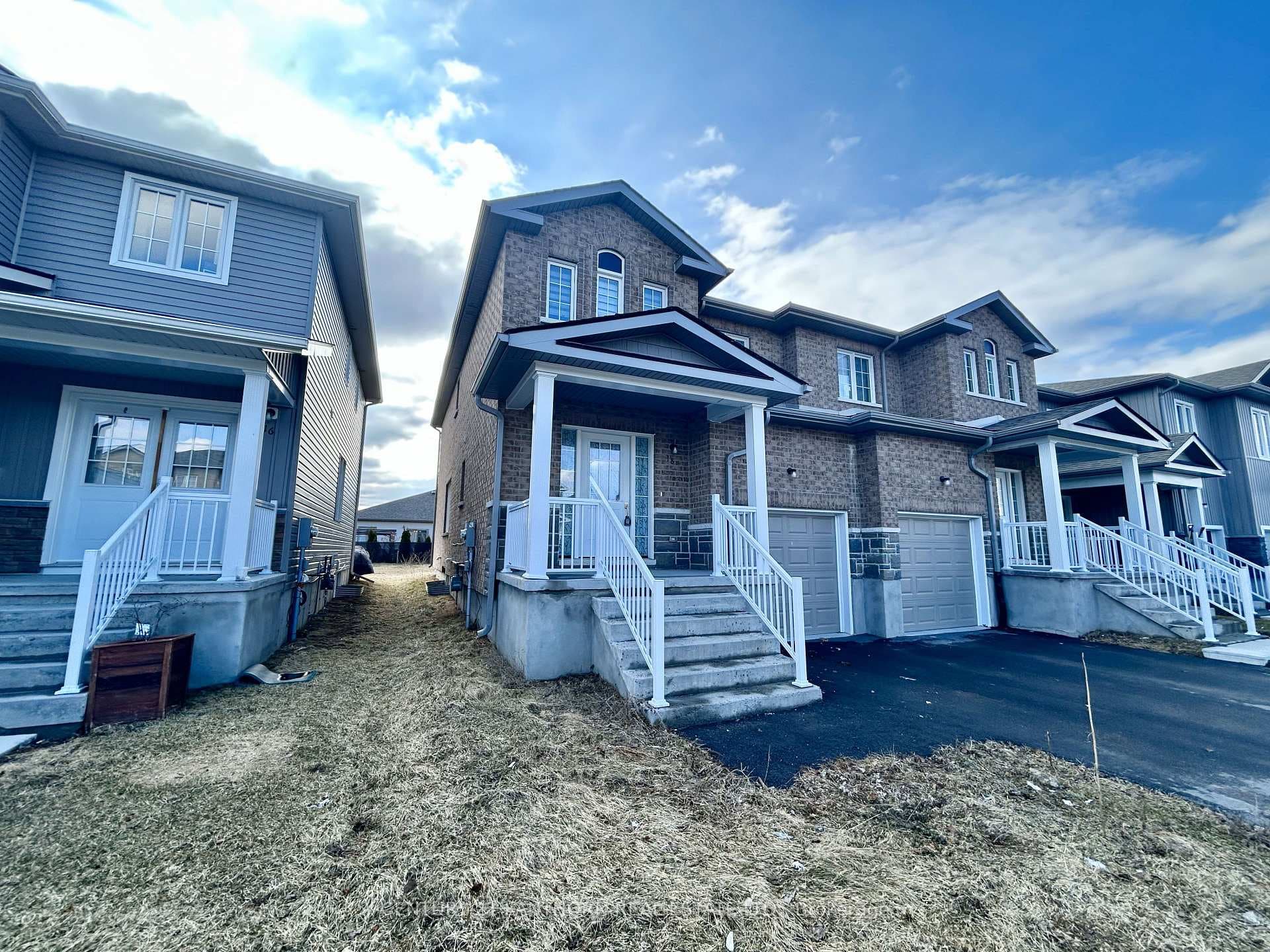 18 Tegan Court photo 2