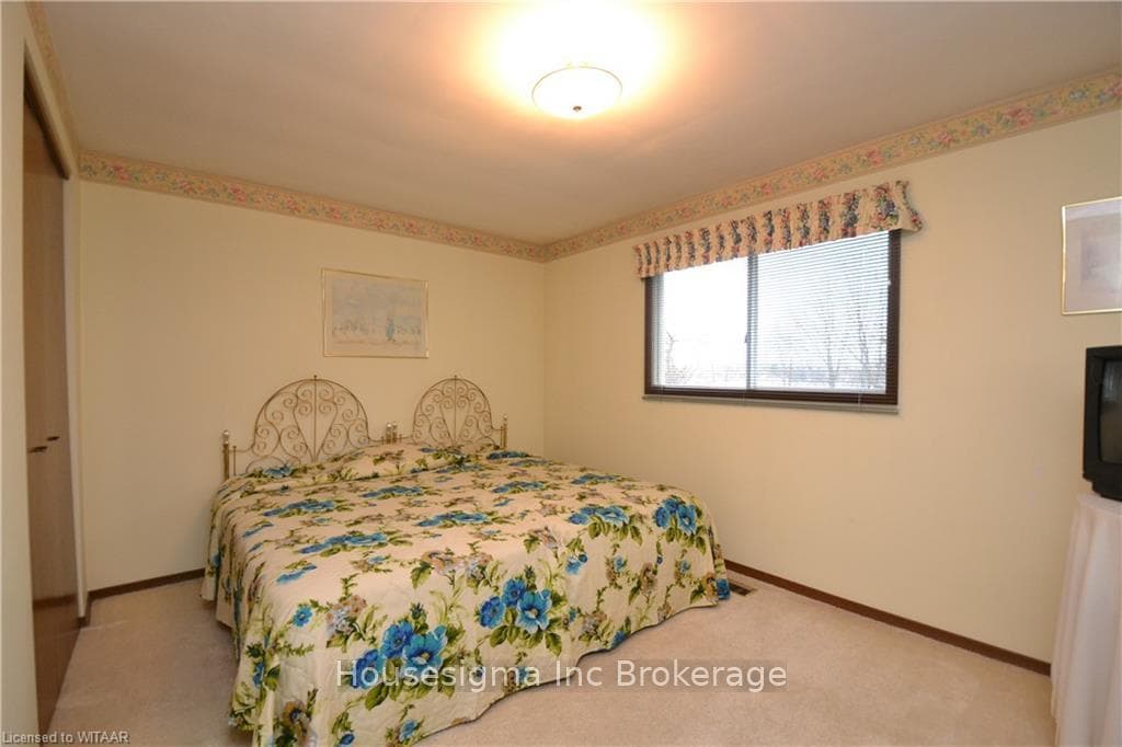 81 CLARKE Street photo 11