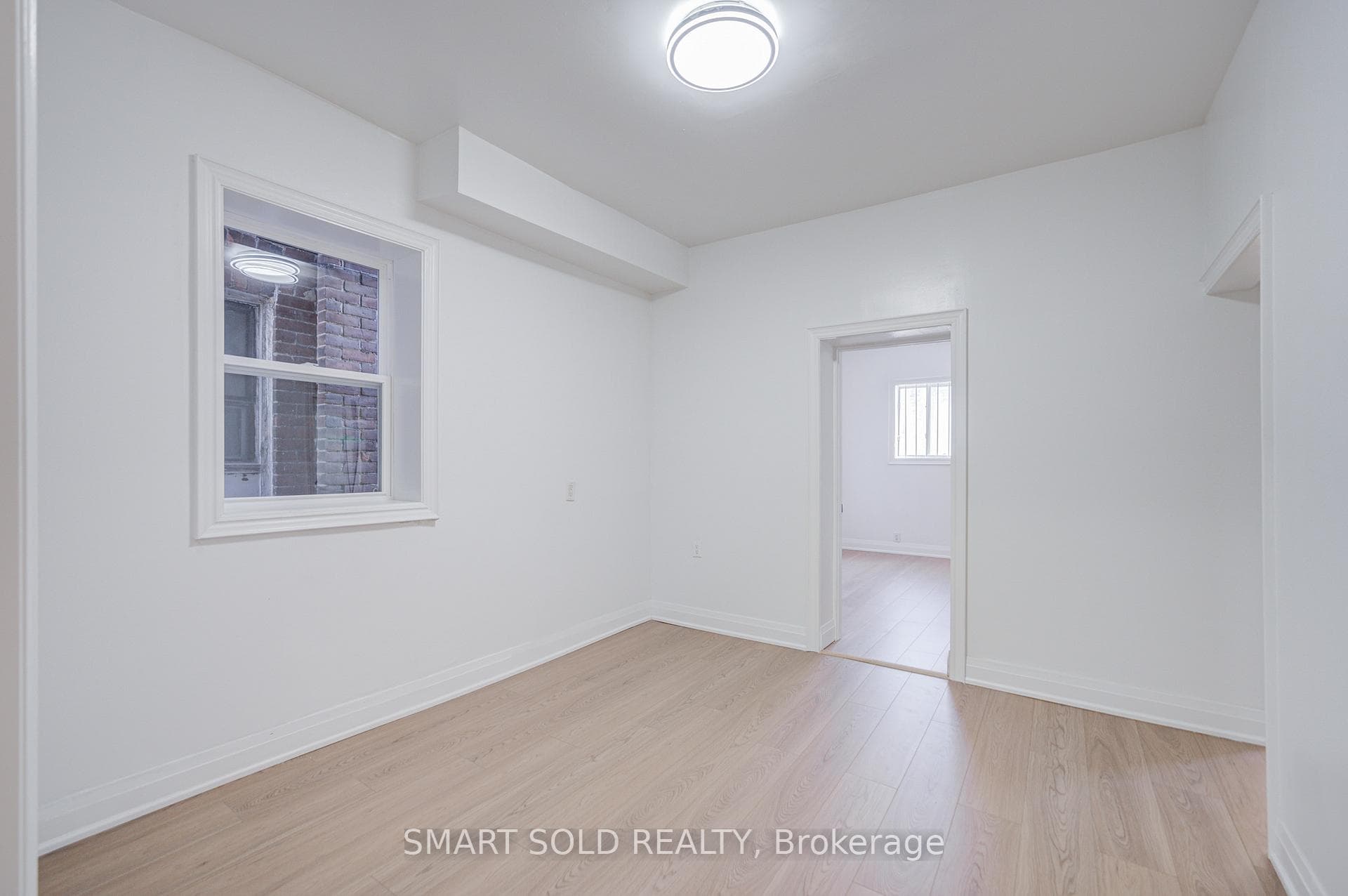 1081 Gerrard Street photo 14