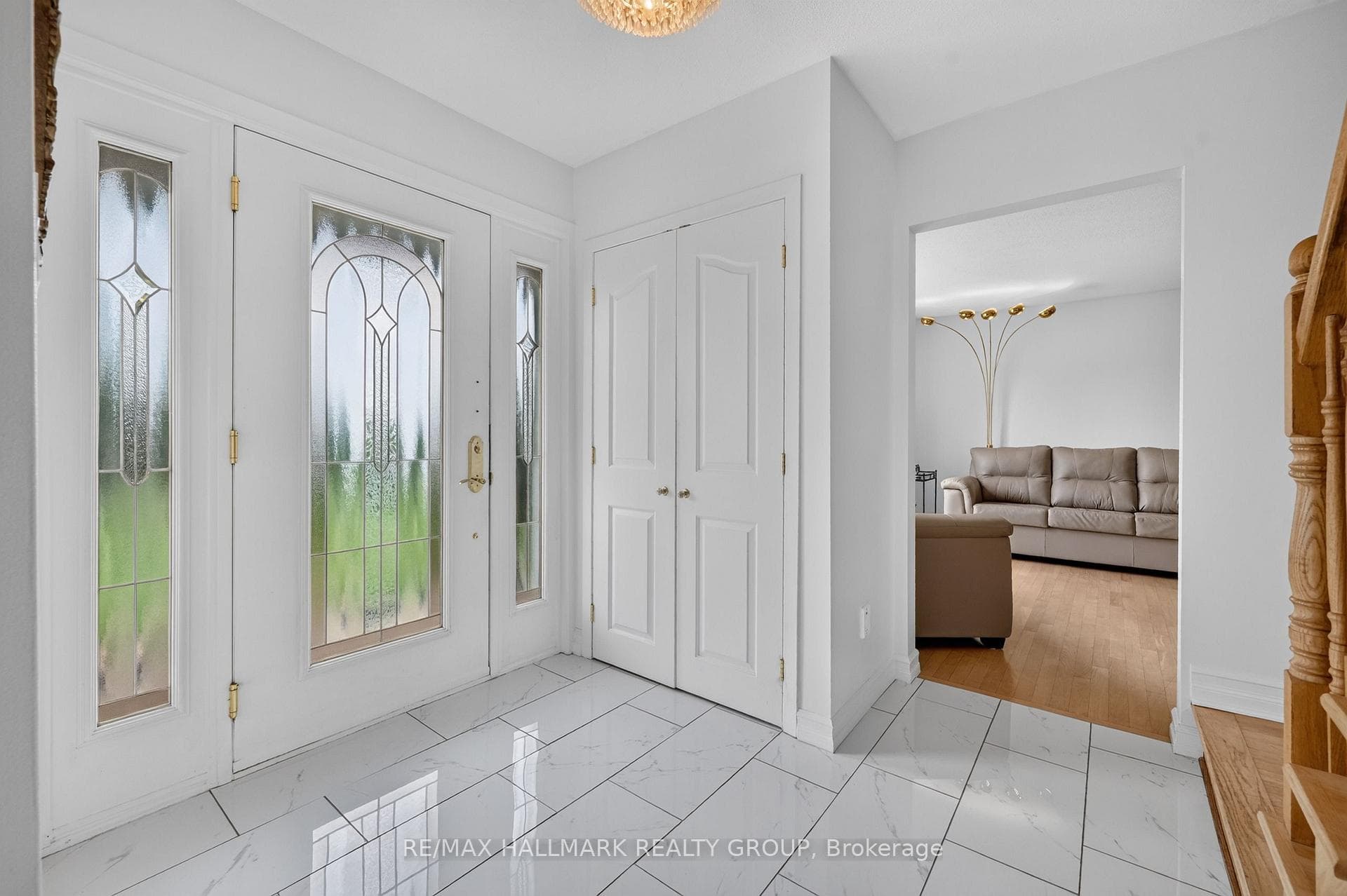 1064 Moffatt Drive photo 4